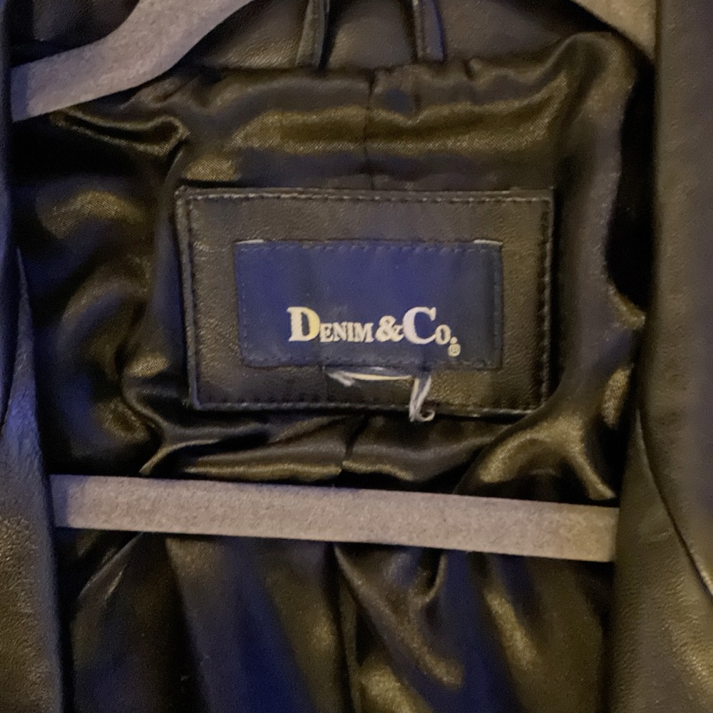 Denim&Co Sleek Black Jacket